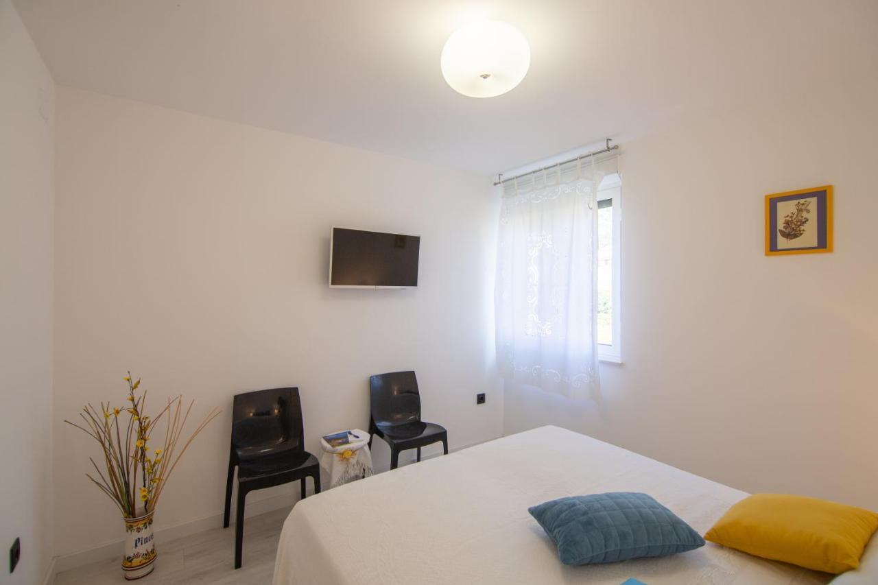 Apartments Nona Draga Komiza Exterior photo